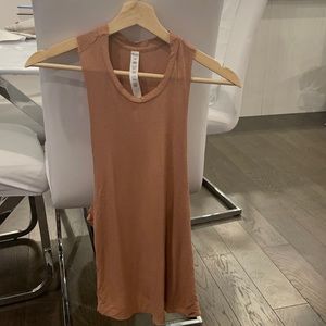 Alo yoga tank - blush colour size M